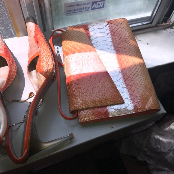 Sacco shoe EUR size 11 shoe with matching purse. - Picture 6 of 9